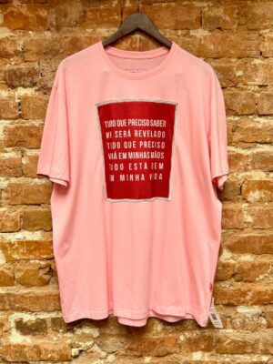 CAMISETA PLACA MANTRA TUDO